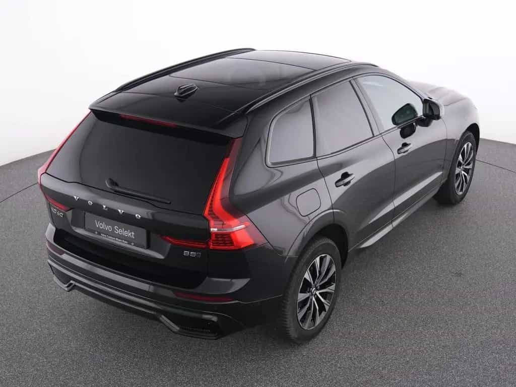 Volvo XC60 B5 AWD PLUS DARK FAP+HKSOUND+360°+PANO+MET 11/2024-photo-18