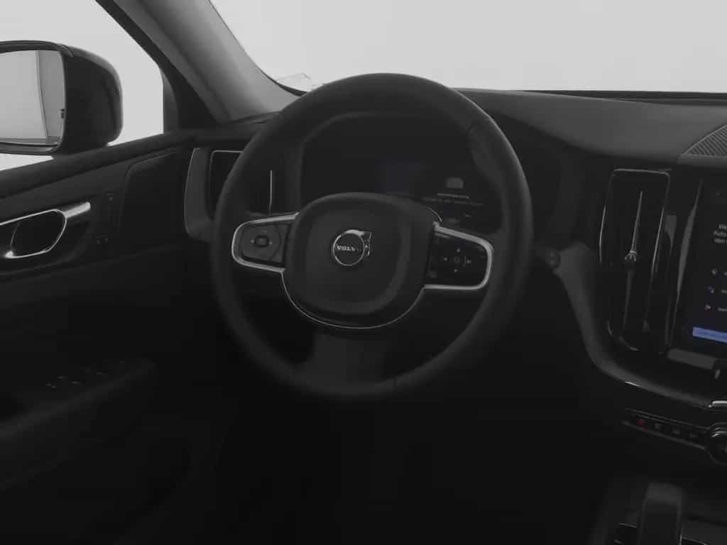 Volvo XC60 B5 AWD PLUS DARK FAP+HKSOUND+360°+PANO+MET 11/2024-photo-4
