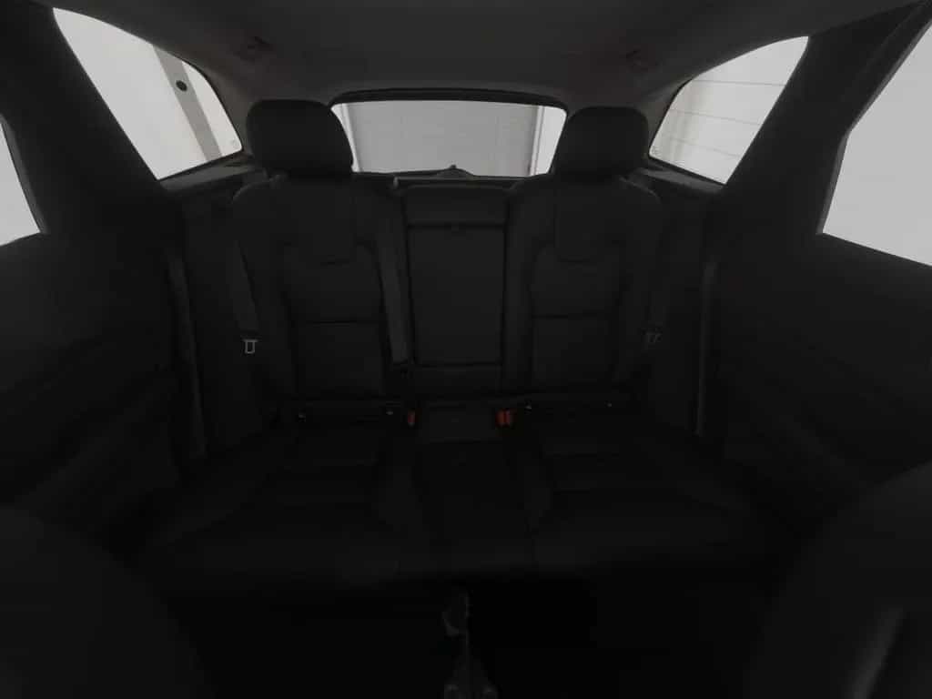 Volvo XC60 B5 AWD PLUS DARK FAP+HKSOUND+360°+PANO+MET 11/2024-photo-5