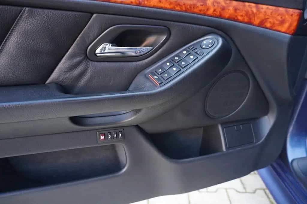 ALPINA B10 4.6 V8 Aut. Limousine*Xenon*Leder*Memory* 01/2000-photo-12