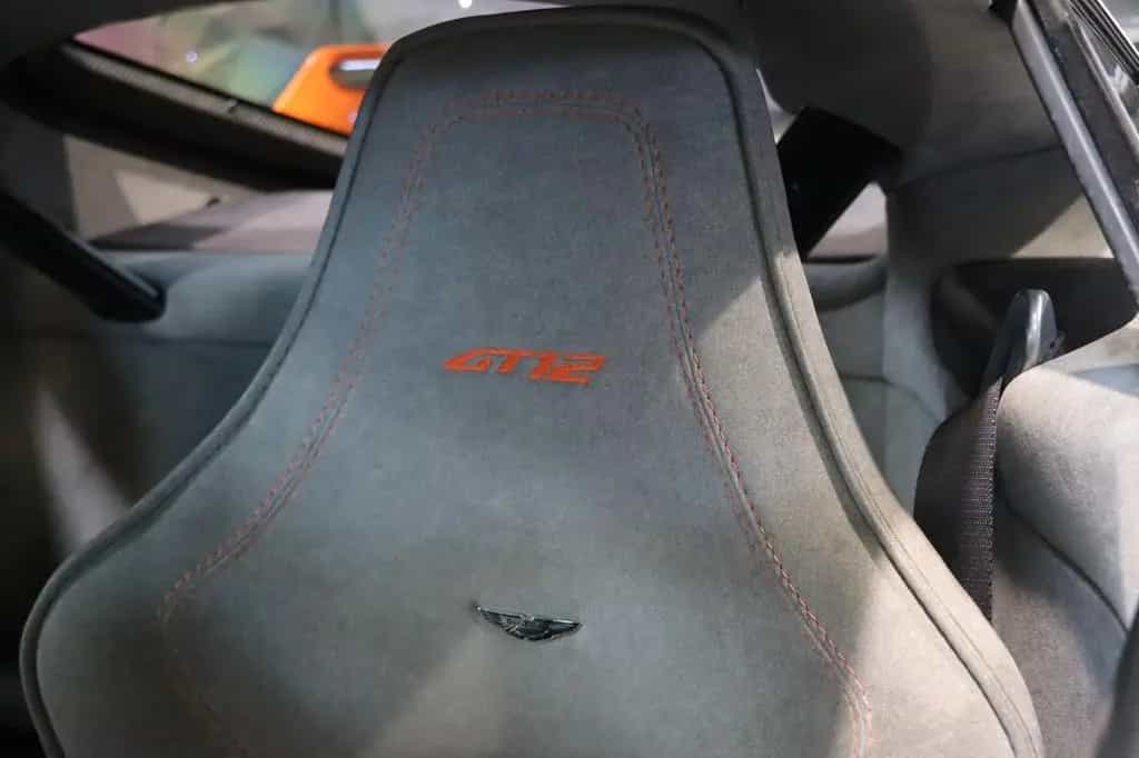 Aston Martin Vantage GT12 - Full Service History - Like New 04/2016-photo-12