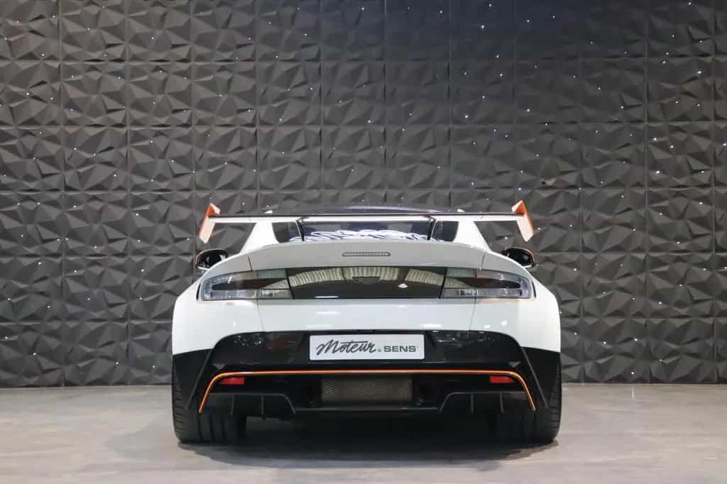 Aston Martin Vantage GT12 - Full Service History - Like New 04/2016-photo-3