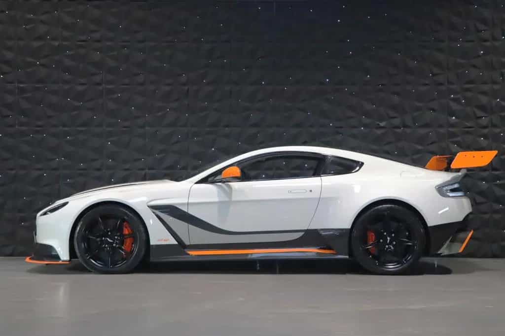 Aston Martin Vantage GT12 - Full Service History - Like New 04/2016-photo-4