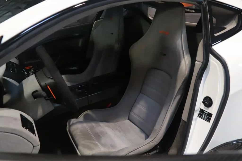 Aston Martin Vantage GT12 - Full Service History - Like New 04/2016-photo-5