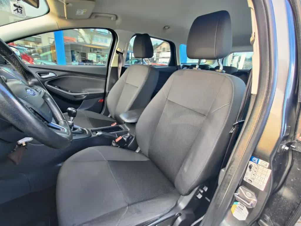 Ford Focus Turnier Business 03/2018-photo-11