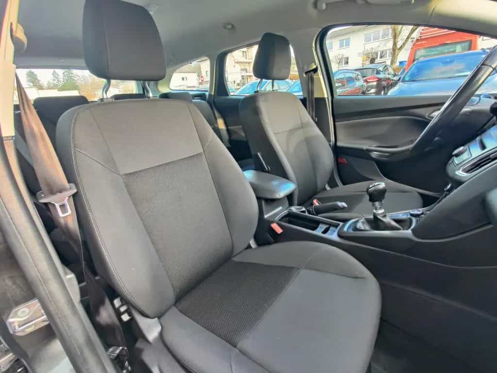 Ford Focus Turnier Business 03/2018-photo-12