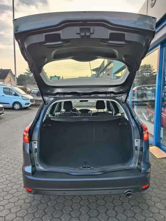 Ford Focus Turnier Business 03/2018-photo-6
