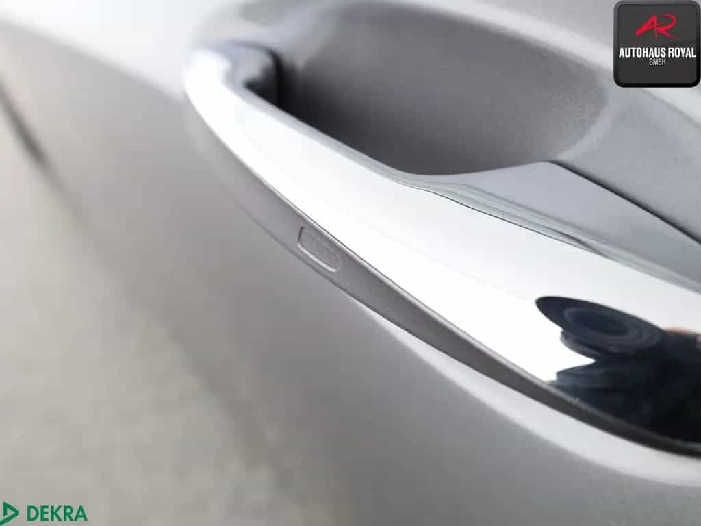Mercedes-Benz GLA 250 4M PROGRESSIVE KEYLESS,KAMERA,DISTRO,AHK 09/2020-photo-24