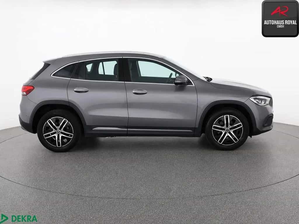 Mercedes-Benz GLA 250 4M PROGRESSIVE KEYLESS,KAMERA,DISTRO,AHK 09/2020-photo-5