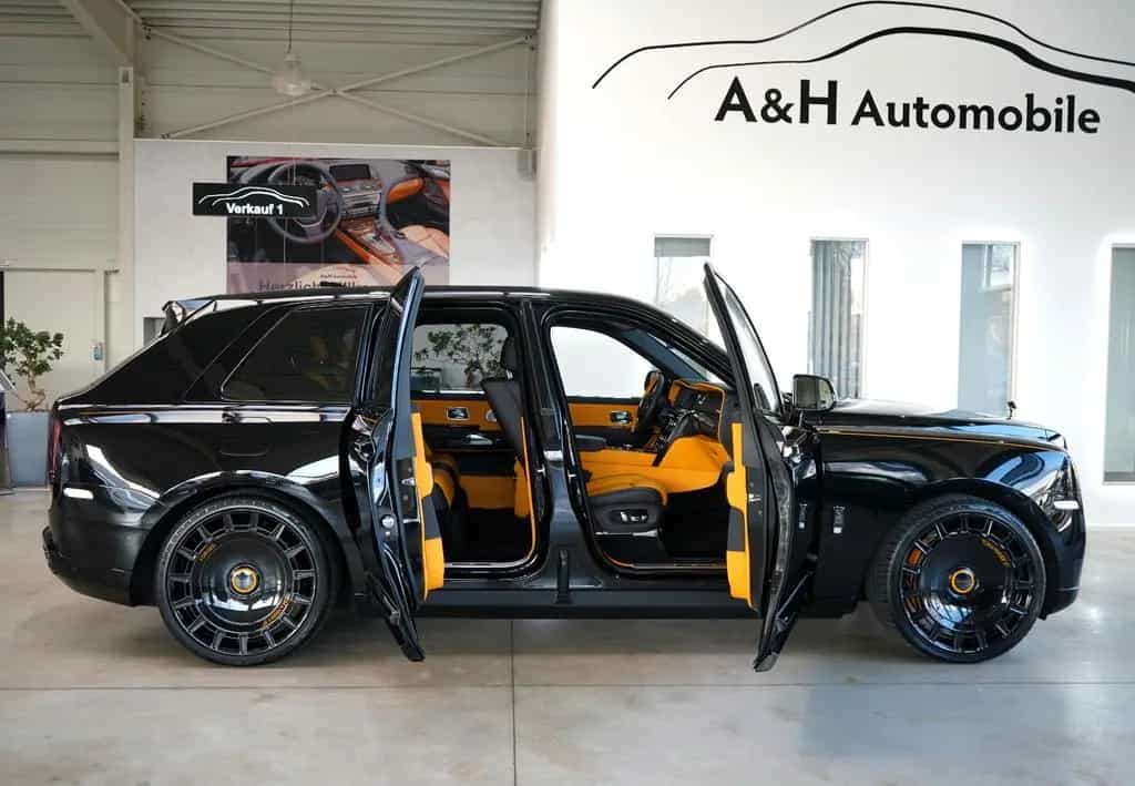 Rolls-Royce Cullinan BLACK BADGE*MANSORY*STARLIGHT*BESPOKE* 07/2023-photo-15