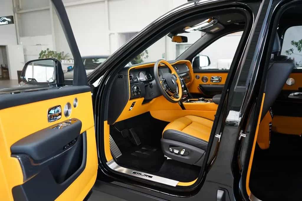 Rolls-Royce Cullinan BLACK BADGE*MANSORY*STARLIGHT*BESPOKE* 07/2023-photo-34