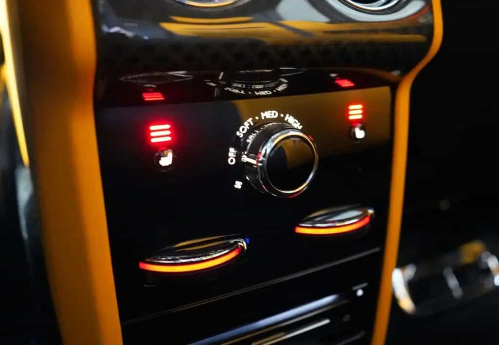 Rolls-Royce Cullinan BLACK BADGE*MANSORY*STARLIGHT*BESPOKE* 07/2023-photo-38