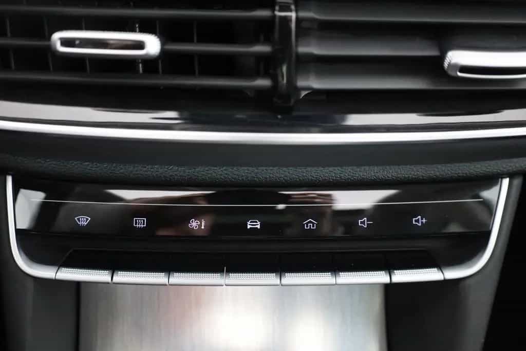 MG HS 1.5 T-GDI Luxury Aut. LED ACC Navi 360° Pano 03/2024-photo-11