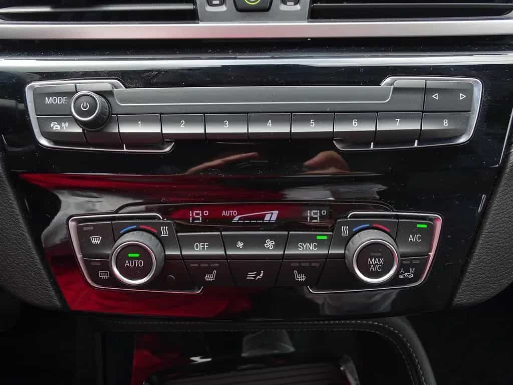 BMW X1 20d xDrive xLine Aut. LED Navi AHK Head-Up 07/2020-photo-12