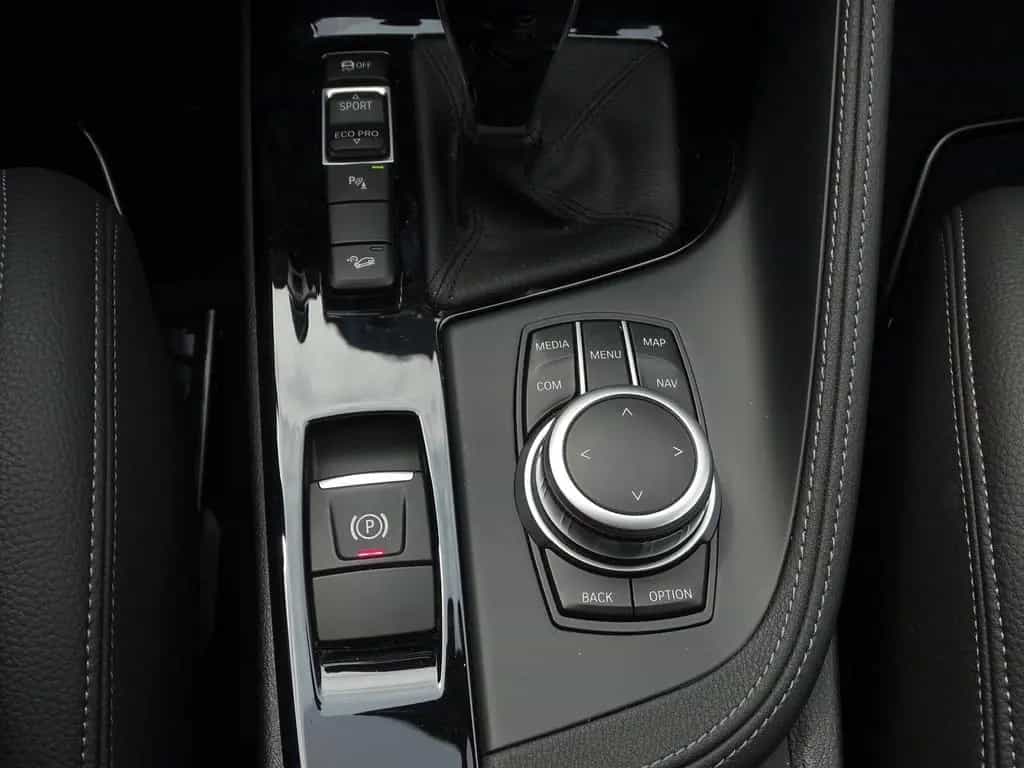 BMW X1 20d xDrive xLine Aut. LED Navi AHK Head-Up 07/2020-photo-13
