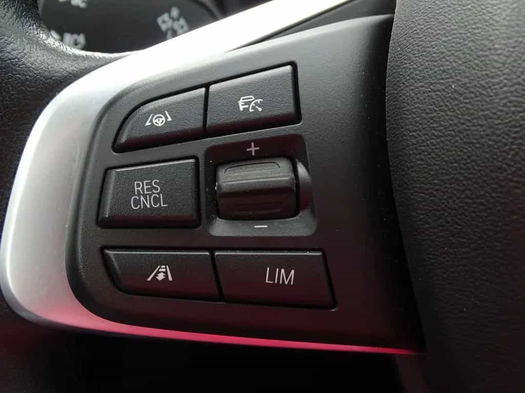BMW X1 20d xDrive xLine Aut. LED Navi AHK Head-Up 07/2020-photo-16