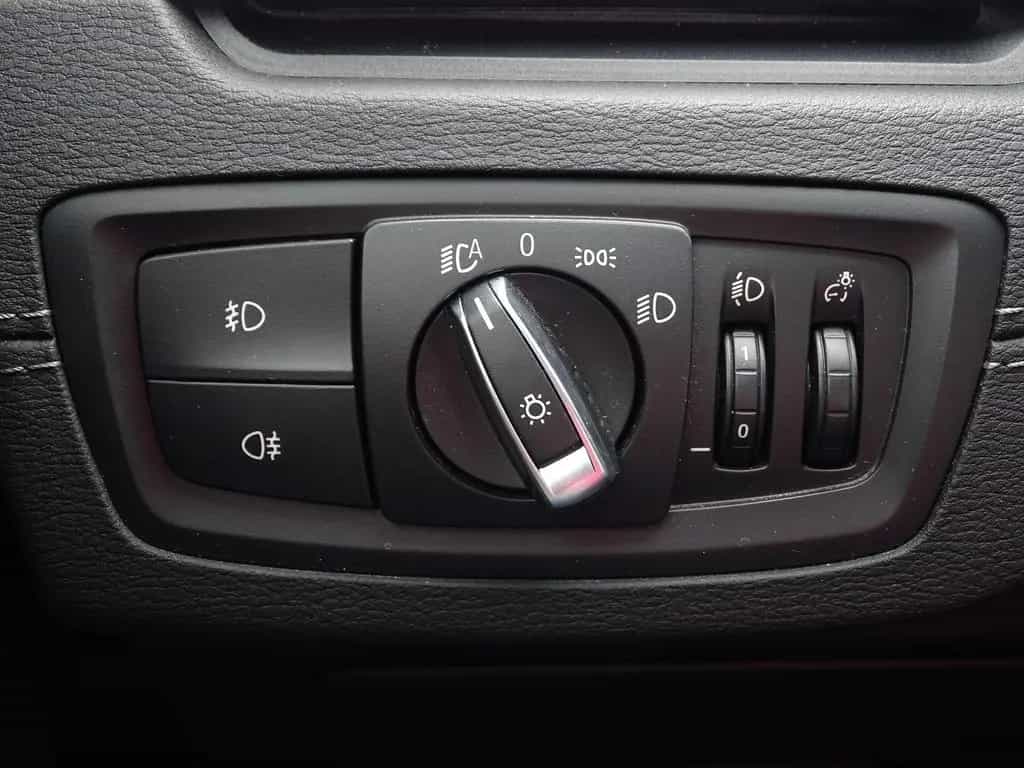 BMW X1 20d xDrive xLine Aut. LED Navi AHK Head-Up 07/2020-photo-22