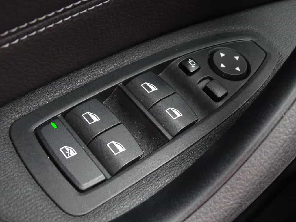 BMW X1 20d xDrive xLine Aut. LED Navi AHK Head-Up 07/2020-photo-23