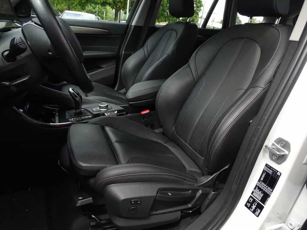 BMW X1 20d xDrive xLine Aut. LED Navi AHK Head-Up 07/2020-photo-24