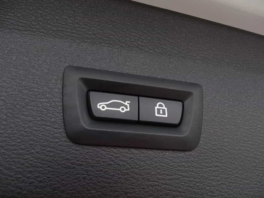 BMW X1 20d xDrive xLine Aut. LED Navi AHK Head-Up 07/2020-photo-28