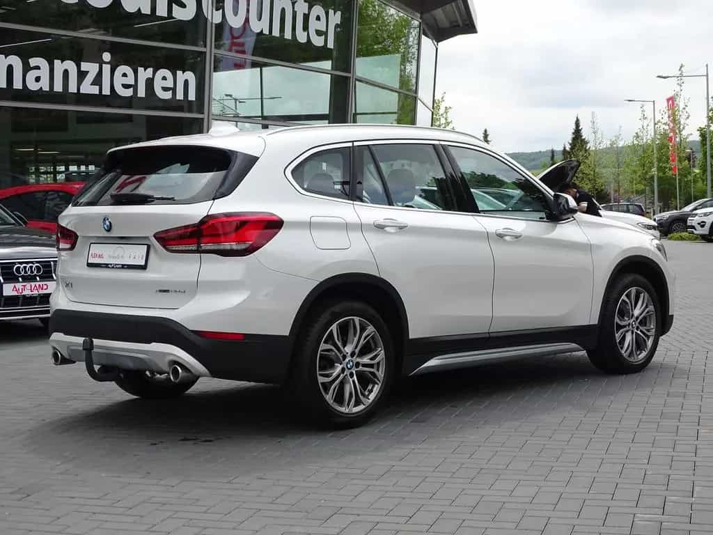 BMW X1 20d xDrive xLine Aut. LED Navi AHK Head-Up 07/2020-photo-4