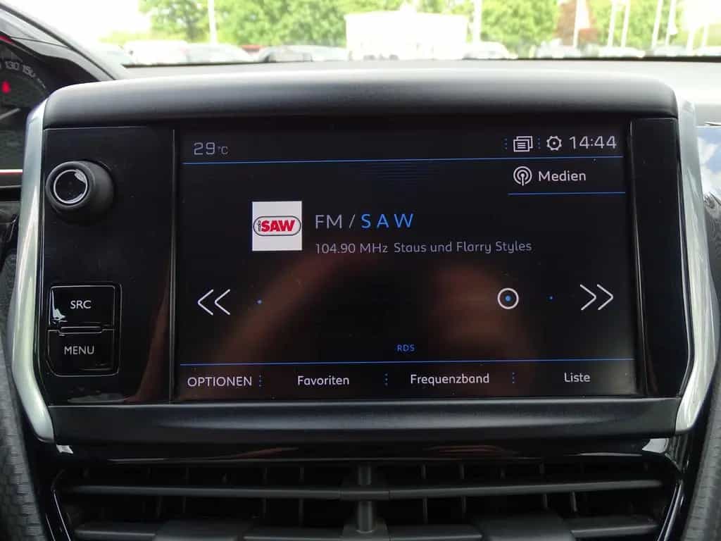 Peugeot 2008 1.2 PureTech Black Edition Navi Kamera PDC 08/2019-photo-12