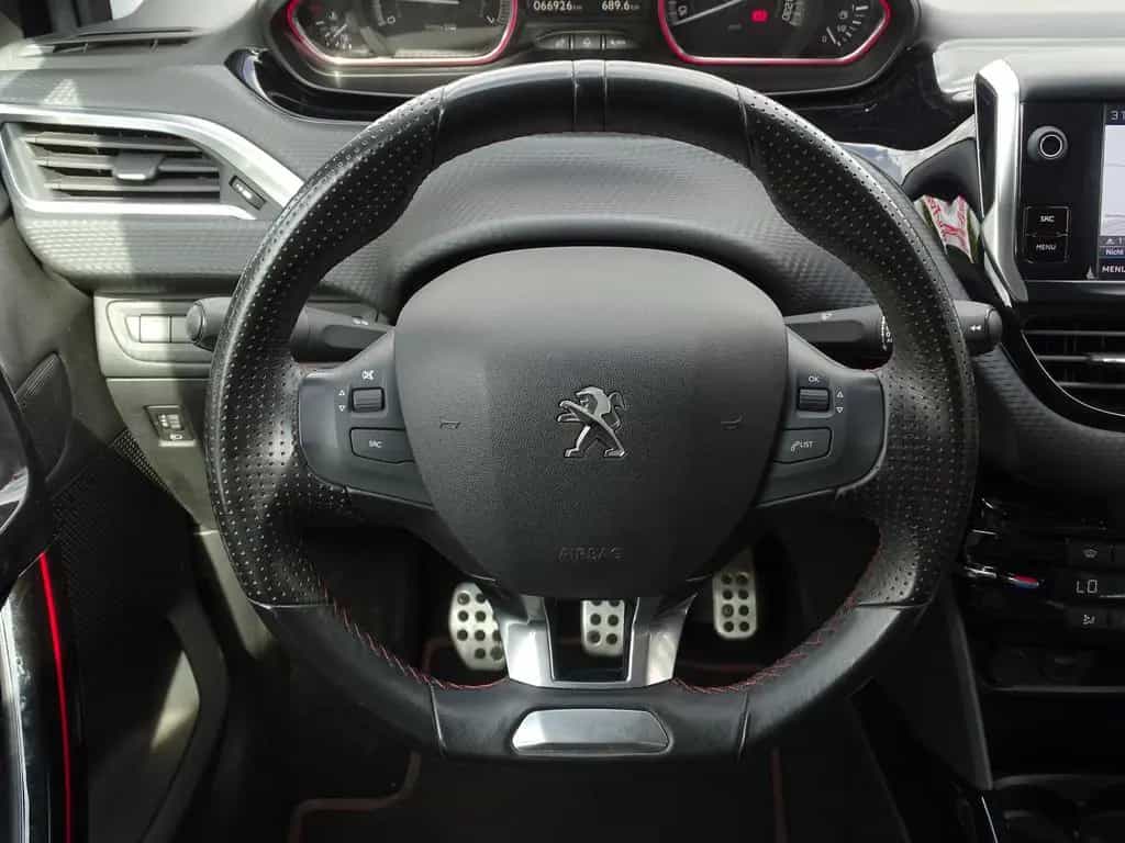 Peugeot 2008 1.2 PureTech Black Edition Navi Kamera PDC 08/2019-photo-17