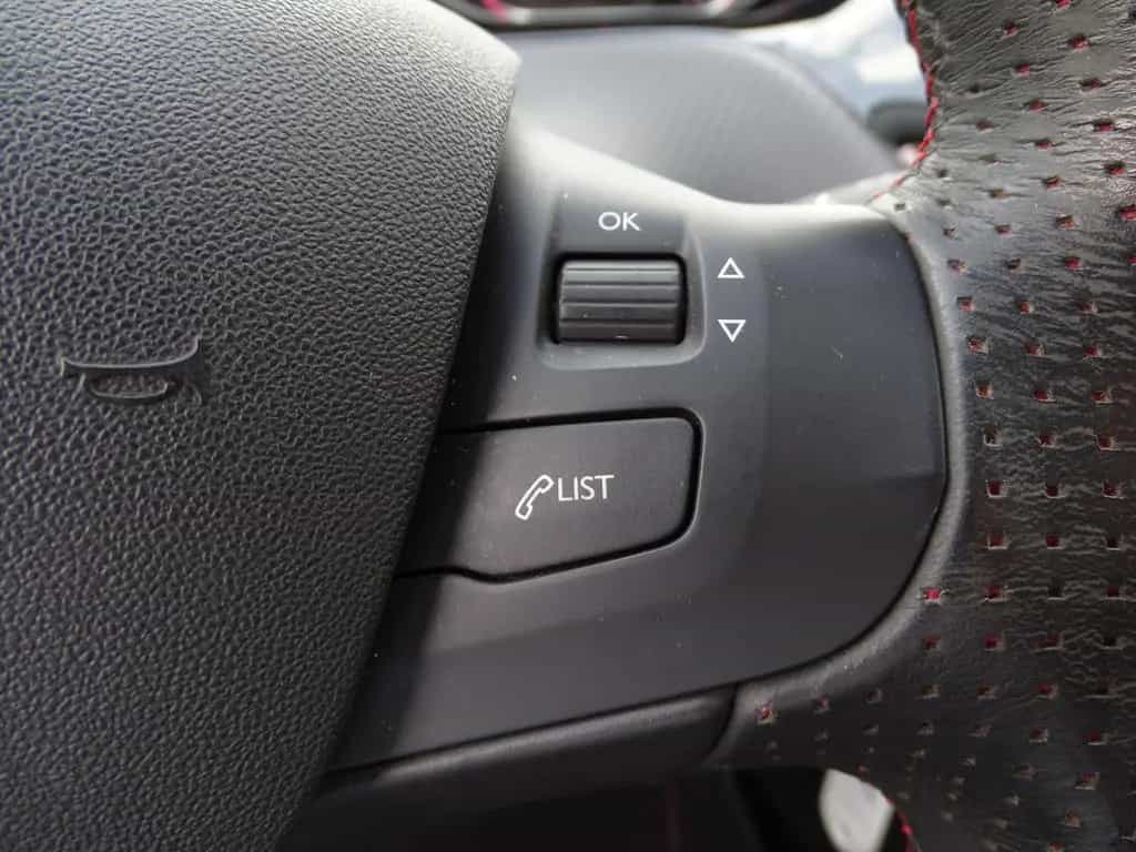 Peugeot 2008 1.2 PureTech Black Edition Navi Kamera PDC 08/2019-photo-18