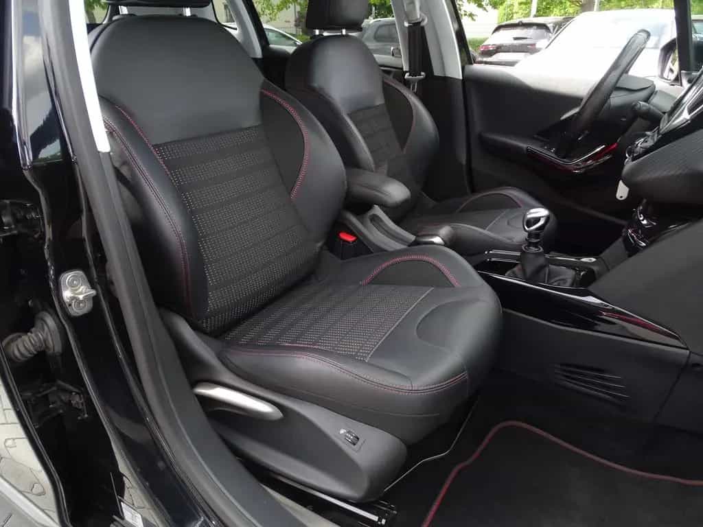 Peugeot 2008 1.2 PureTech Black Edition Navi Kamera PDC 08/2019-photo-27
