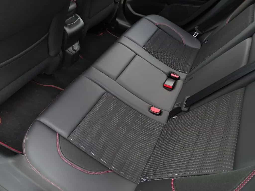 Peugeot 2008 1.2 PureTech Black Edition Navi Kamera PDC 08/2019-photo-29