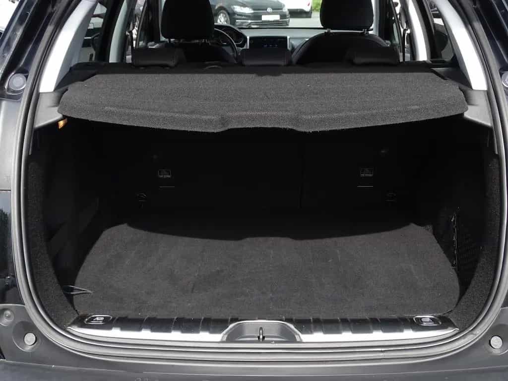 Peugeot 2008 1.2 PureTech Black Edition Navi Kamera PDC 08/2019-photo-30