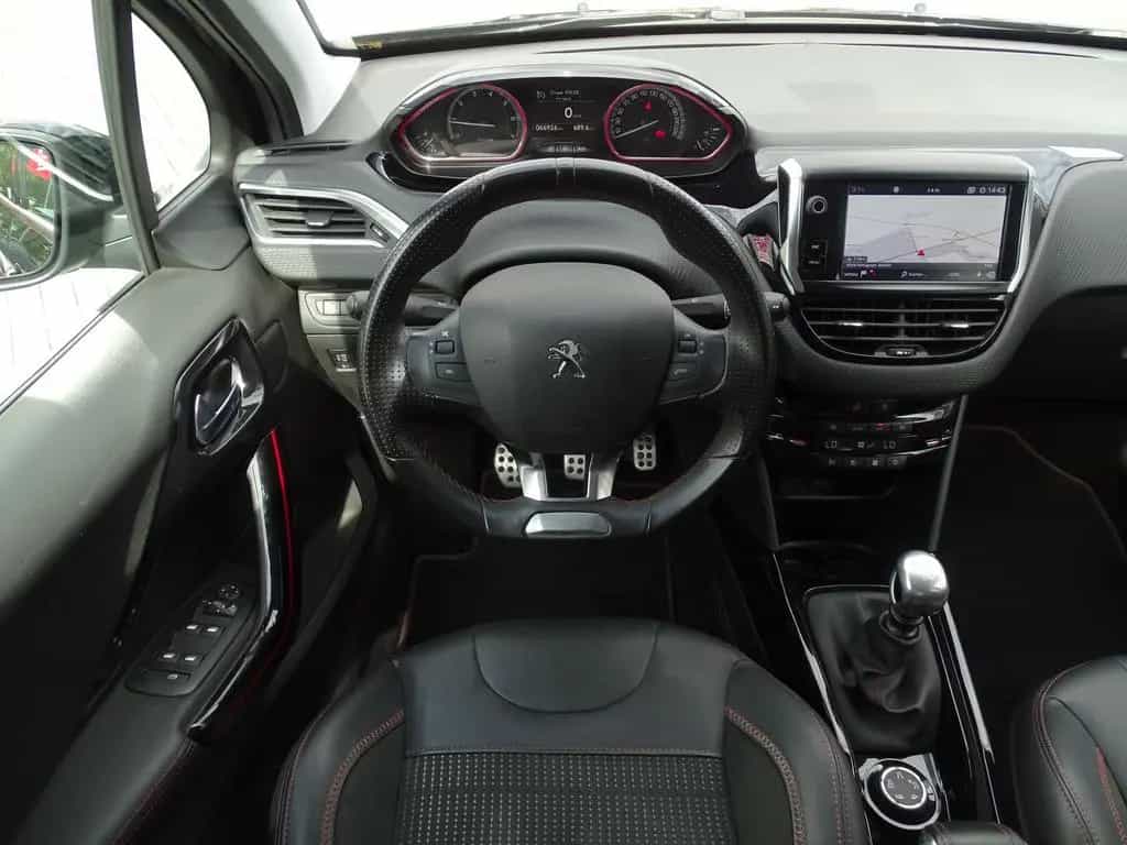 Peugeot 2008 1.2 PureTech Black Edition Navi Kamera PDC 08/2019-photo-9