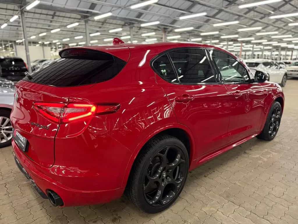 Alfa Romeo Stelvio 2.0 Turbo Ti Q4 HarmanKardon|Kamera|Nav 12/2021-photo-4