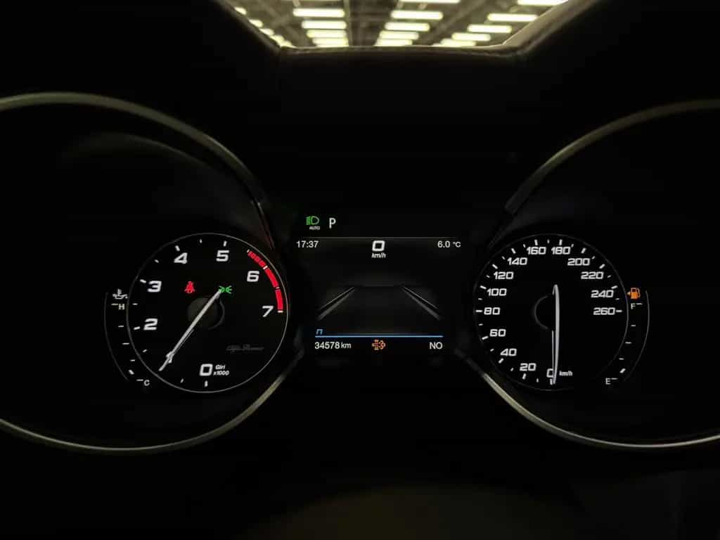 Alfa Romeo Stelvio 2.0 Turbo Ti Q4 HarmanKardon|Kamera|Nav 12/2021-photo-6