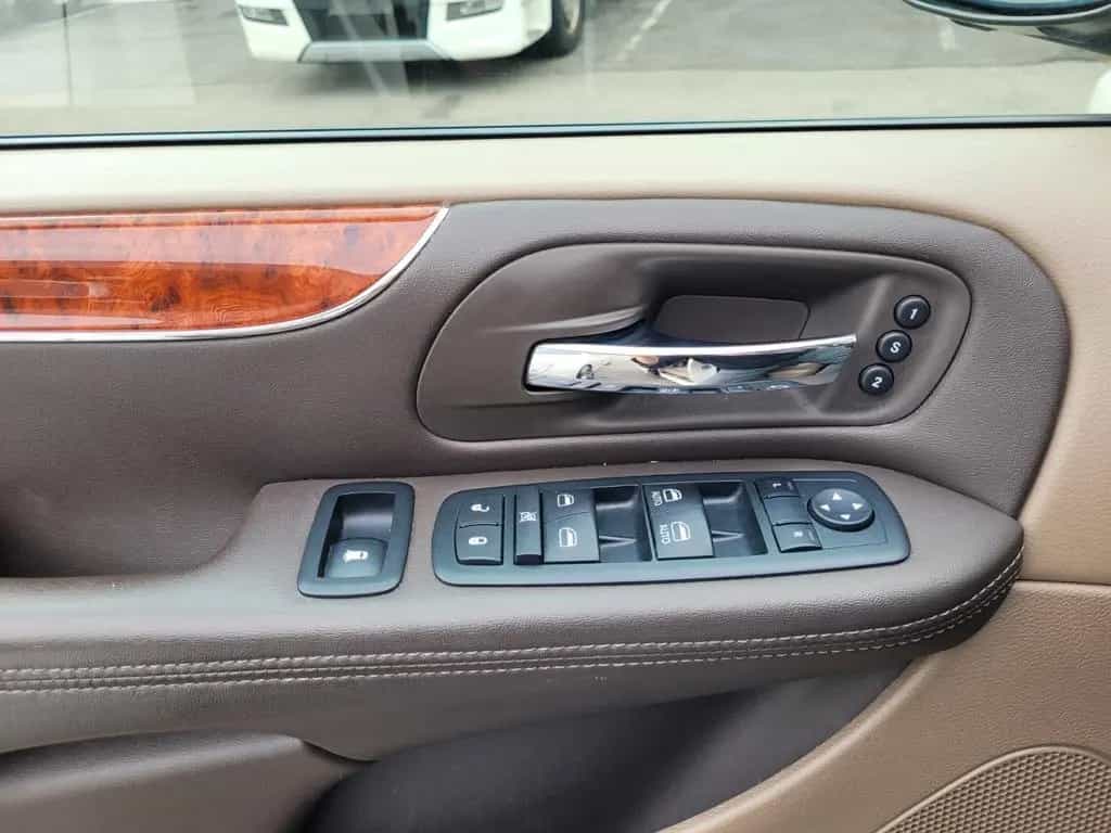 Chrysler Grand Voyager*Town & Country*TÜV NEU*Service NEU 07/2012-photo-18