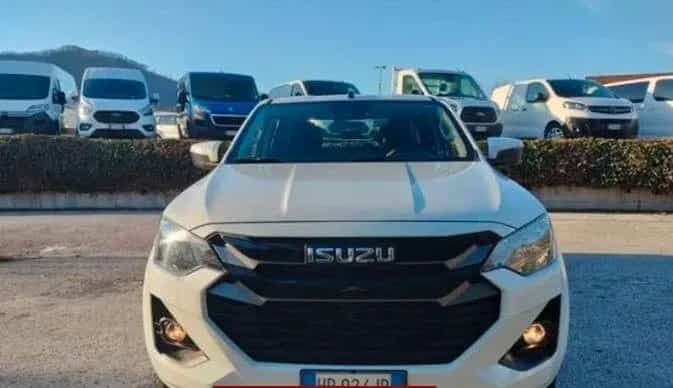 Isuzu D-Max N60 1.9 aut. Crew BB+ Cab 12/2025-photo-1