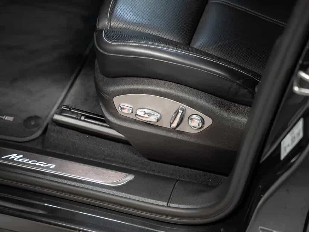 Porsche Macan Standheizung BOSE Sitzbelüftung Panorama 12/2023-photo-31