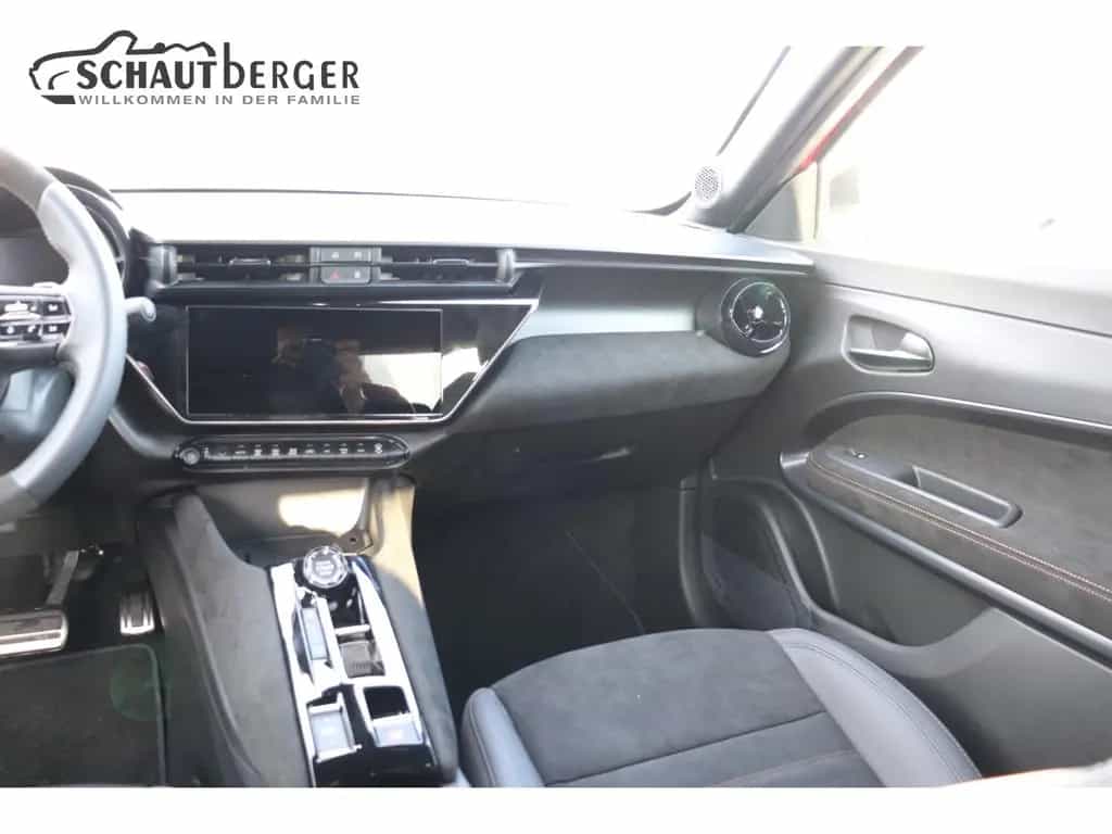 Alfa Romeo Junior Ibrida 1.2 VGT 48V-Hybrid 107 kW Intensa 02/2026-photo-16