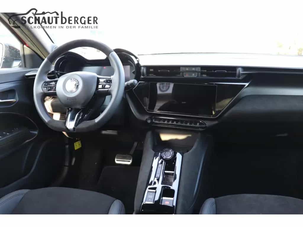 Alfa Romeo Junior Ibrida 1.2 VGT 48V-Hybrid 107 kW Intensa 02/2026-photo-17
