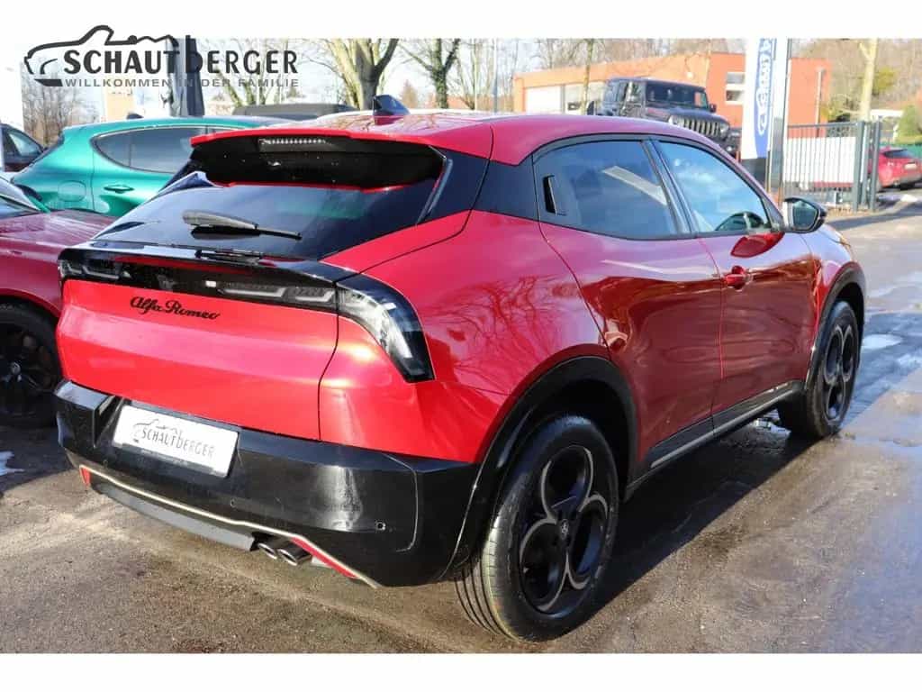Alfa Romeo Junior Ibrida 1.2 VGT 48V-Hybrid 107 kW Intensa 02/2026-photo-3