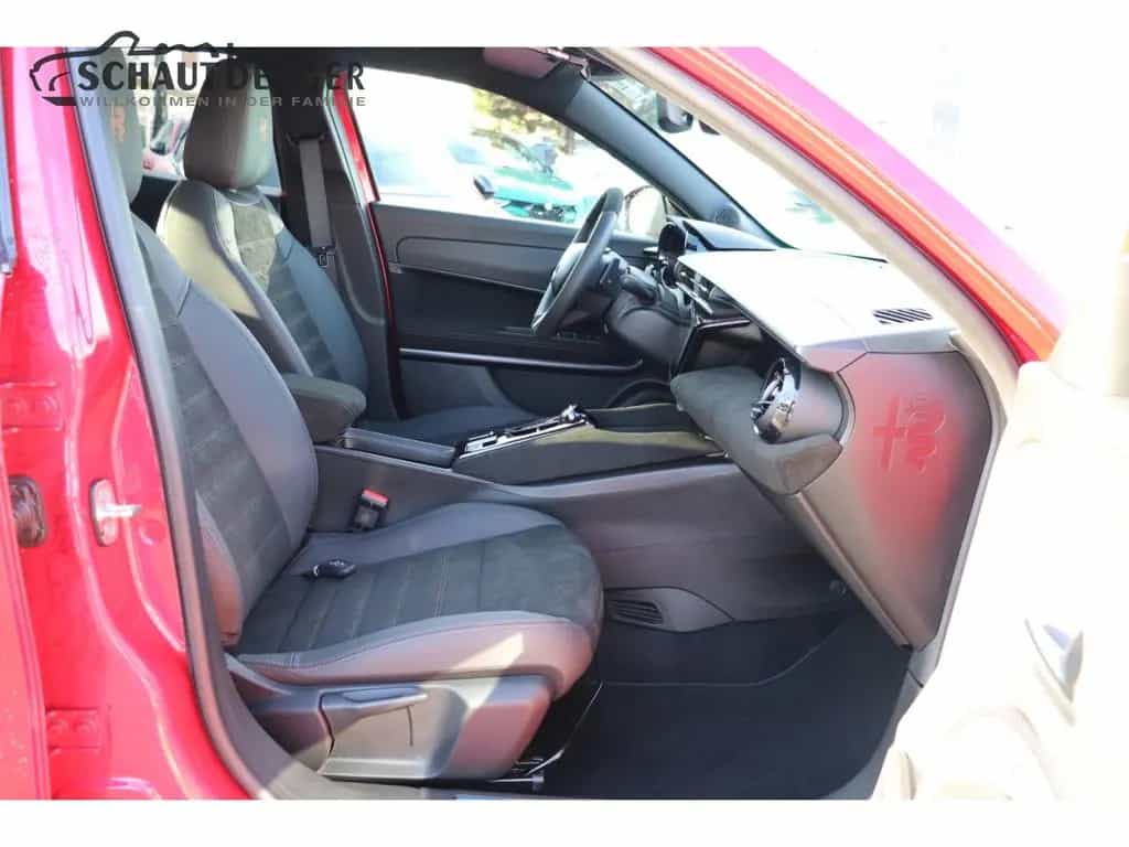 Alfa Romeo Junior Ibrida 1.2 VGT 48V-Hybrid 107 kW Intensa 02/2026-photo-8