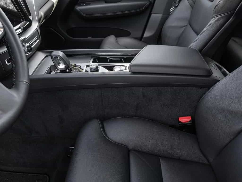 Volvo XC60 Plus Dark AWD Digitales Cockpit Memory Sitz 12/2023-photo-11