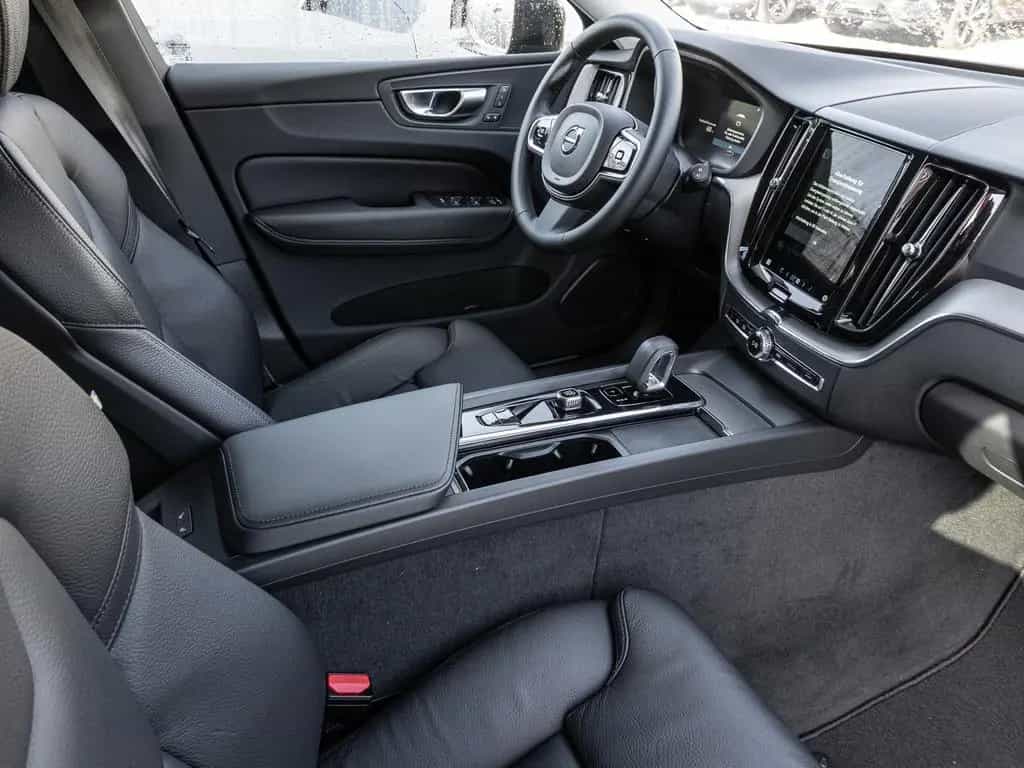 Volvo XC60 Plus Dark AWD Digitales Cockpit Memory Sitz 12/2023-photo-3