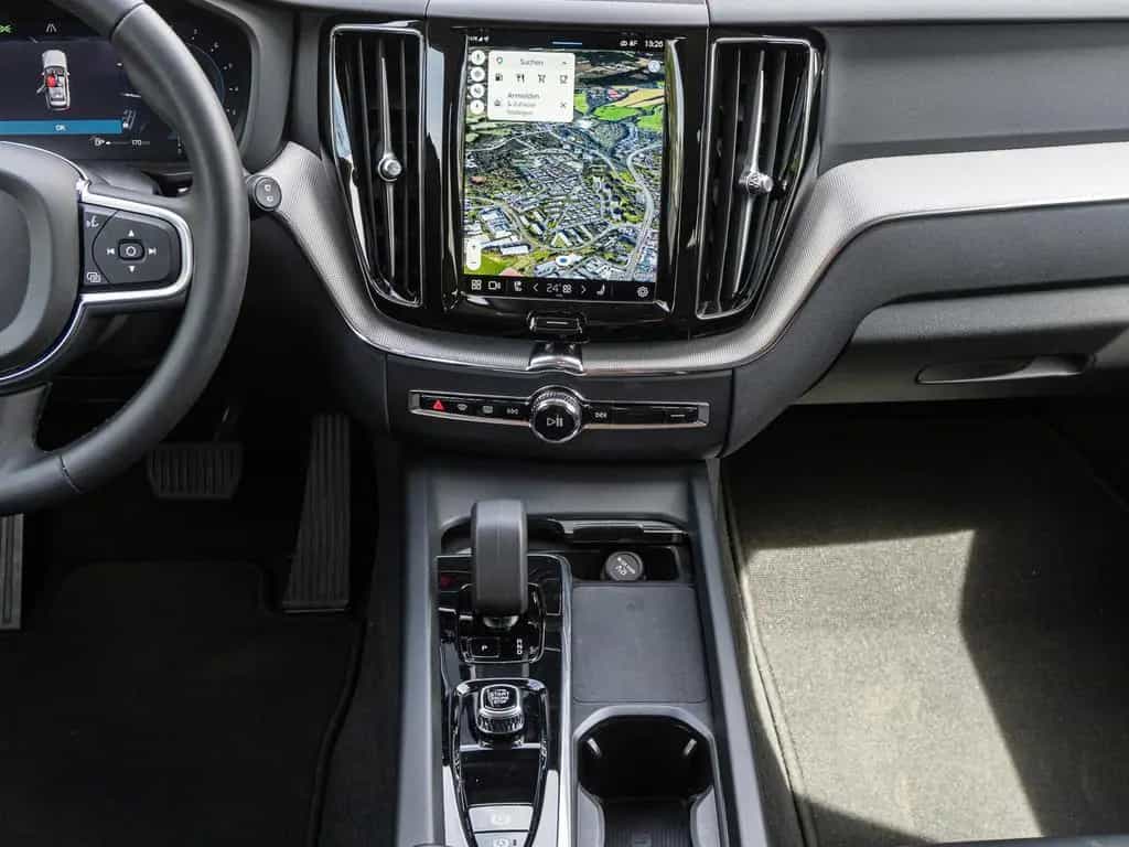 Volvo XC60 Core 2WD AHK Digitales Cockpit Soundsystem 12/2023-photo-10