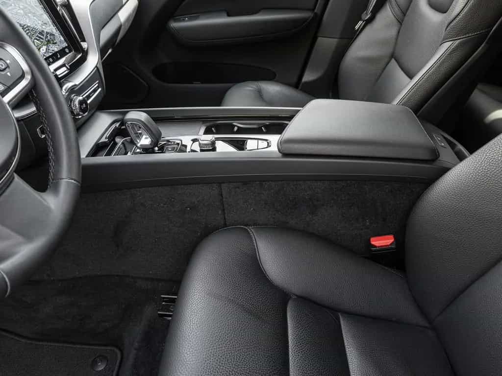 Volvo XC60 Core 2WD AHK Digitales Cockpit Soundsystem 12/2023-photo-13