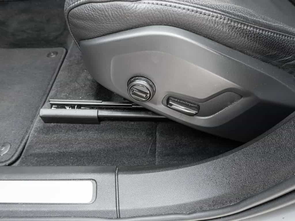 Volvo XC60 Core 2WD AHK Digitales Cockpit Soundsystem 12/2023-photo-14