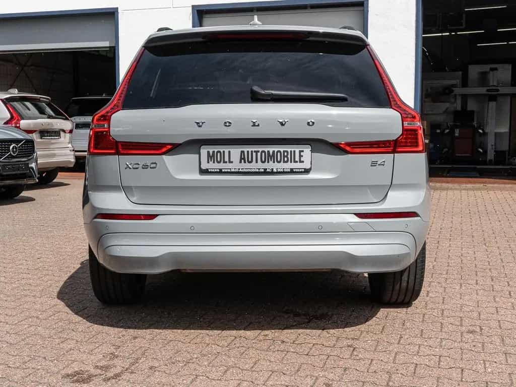 Volvo XC60 Core 2WD AHK Digitales Cockpit Soundsystem 12/2023-photo-4