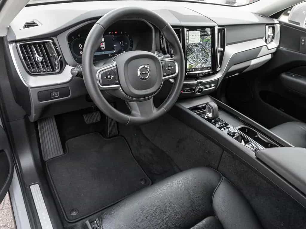 Volvo XC60 Core 2WD AHK Digitales Cockpit Soundsystem 12/2023-photo-7