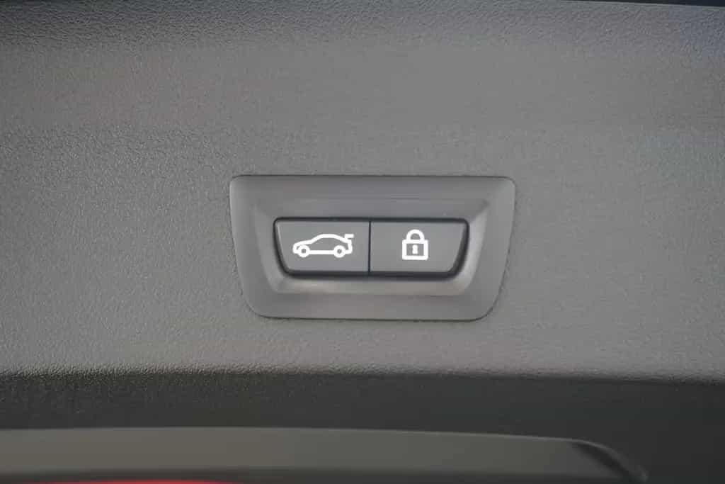 BMW 118 i Sport Line LED Navi Sitzheizung DAB PDC 07/2020-photo-13