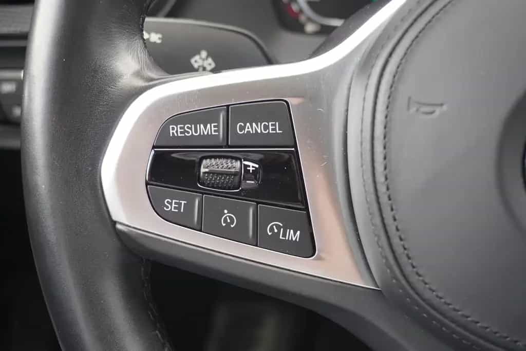 BMW 118 i Sport Line LED Navi Sitzheizung DAB PDC 07/2020-photo-23